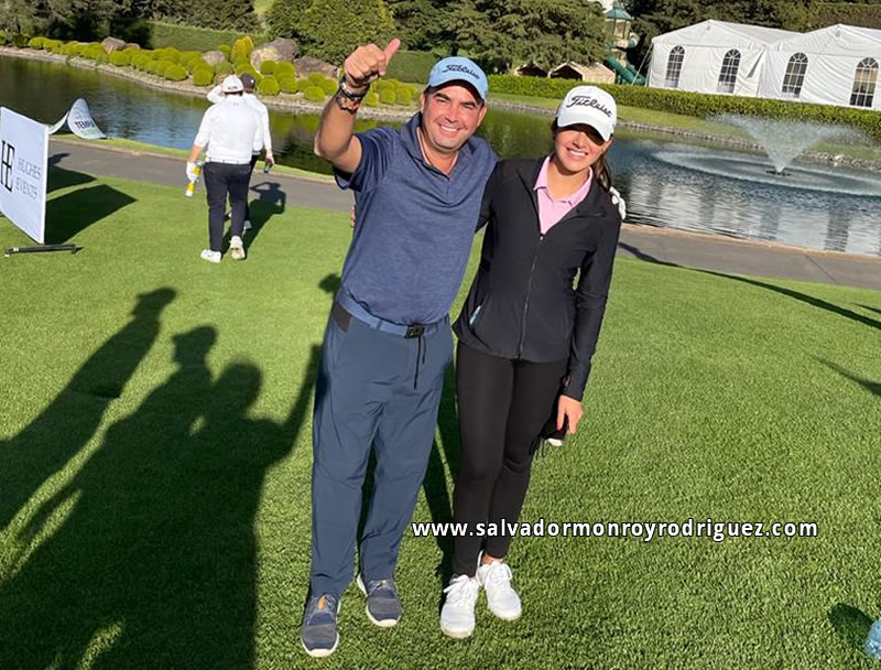 Salvador Monroy Rodríguez Jugando Golf